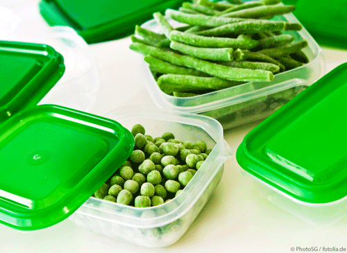 Plastikcontainer mit Tiefkühl-Erbsen (c) PhotoSG / fotolia.com