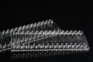 Mittels Spritzguss hergestellte Komponenten aus Glas, © Glassomer