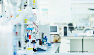 Laborabreitsplatz. Bildrechte: Chris-Ryan-KOTO-stock.adobe.com